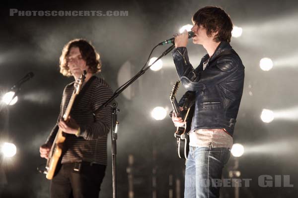 ARCTIC MONKEYS - 2011-07-03 - BELFORT - Presqu'ile du Malsaucy - 